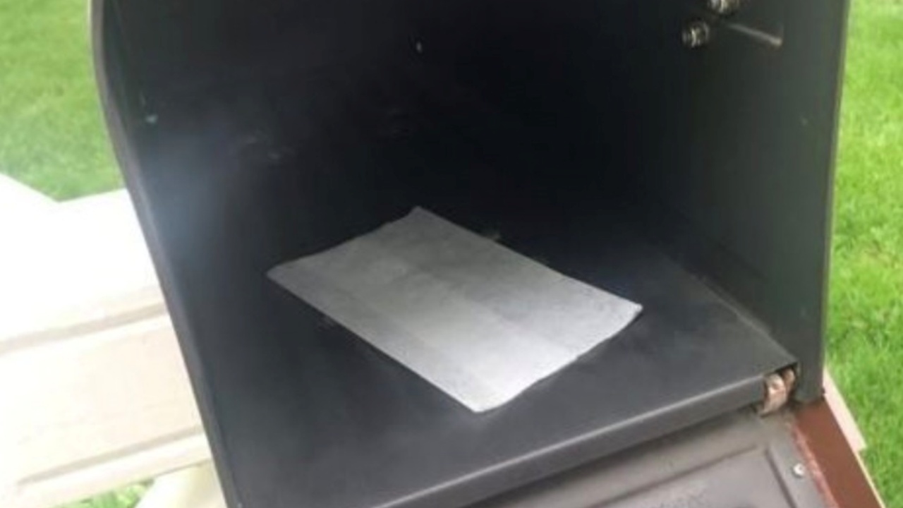 foglio per asciugatrice nella cassetta della posta