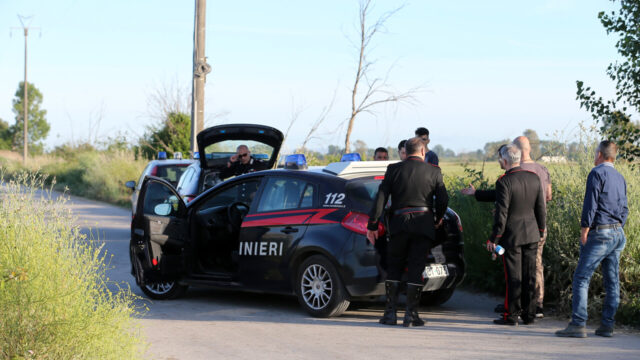 Lei lo denuncia per stalking e lui si schianta contro la sua auto a tutta velocità: la scoperta delle indagini