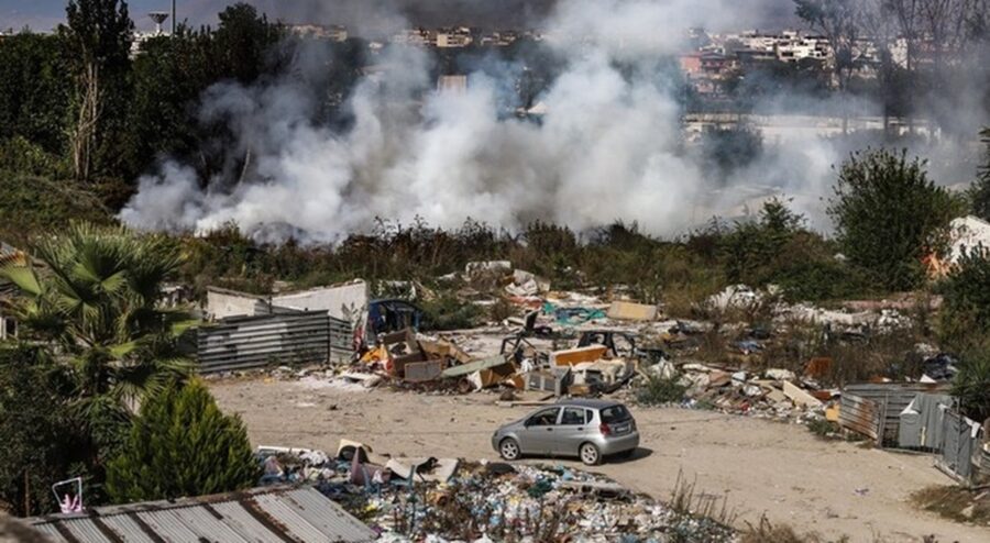 incendio al campo nomadi di Scampia