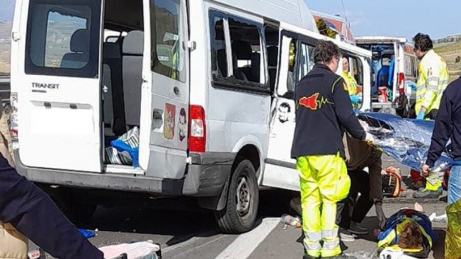 Grave incidente in autostrada