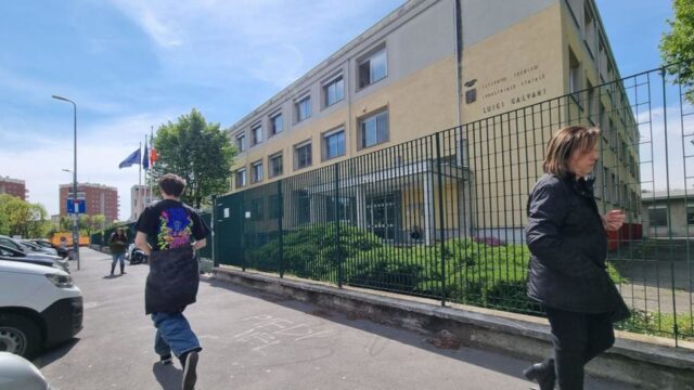 “Dramma a scuola” Un professore è stato trasportato subito in ospedale: dove e cosa è successo