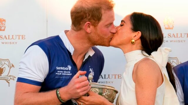 “Harry in imbarazzo per il gesto di Meghan” La duchessa fa arrossire suo marito davanti a tutti: cosa ha combinato