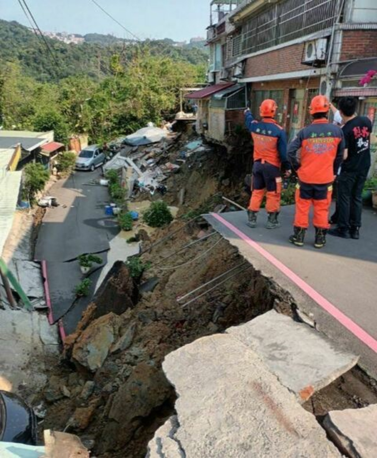 scossa terremoto 7.4