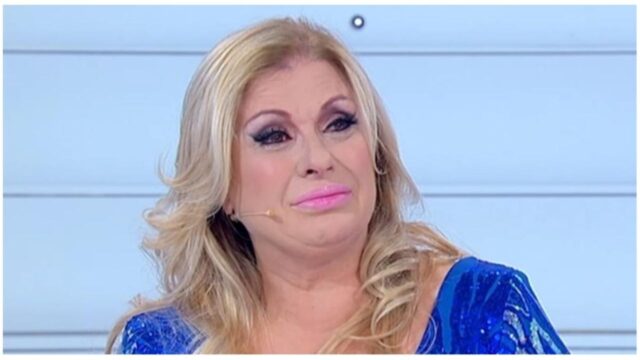 “Mi spinse giù dalle scale. Rischiai la vita” la rivelazione su Tina Cipollari stupisce i fan