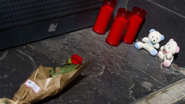 “Tragedia familiare” Prima la moglie, poi i figli e infine il gesto dell’uomo: la polizia scopre tutto da un biglietto 