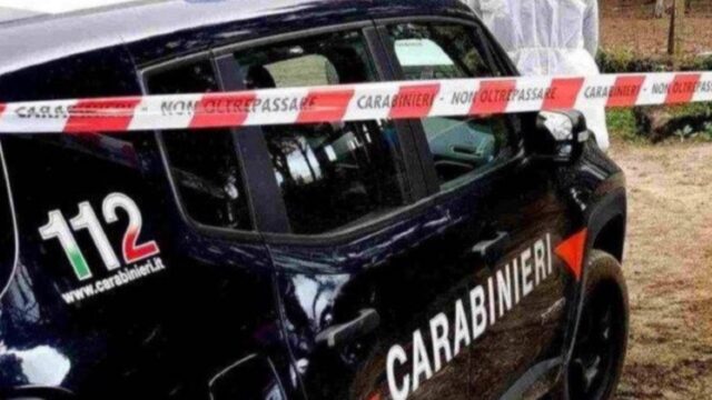 Si allontana da casa in auto e scompare, uomo trovato morto dentro la sua macchina in una scarpata