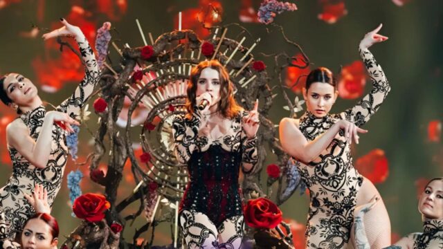 Eurovision 2024, perché Angelina Mango indossa zeppe altissime: il motivo è curioso