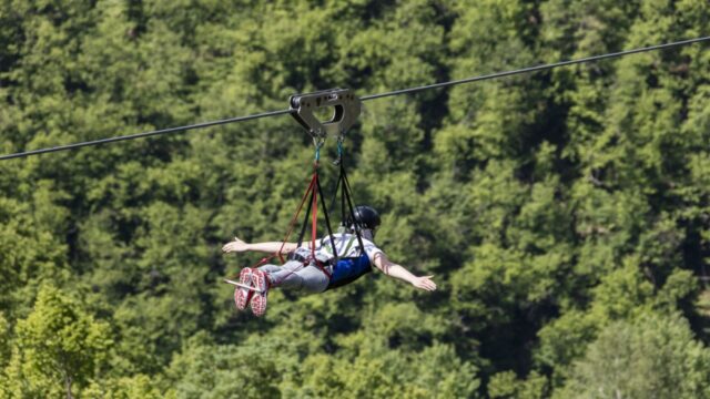 “Una tragedia” Precipita dalla zipline, aveva 41 anni: emersa la drammatica dinamica dell’incidente