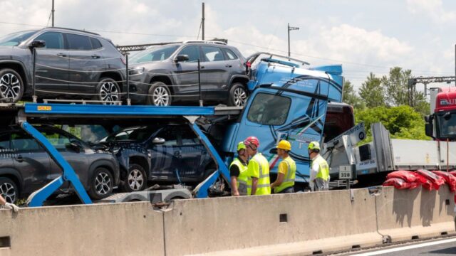 Gravissimo incidente stradale tra mezzi pesanti e automobili: il bilancio è drammatico