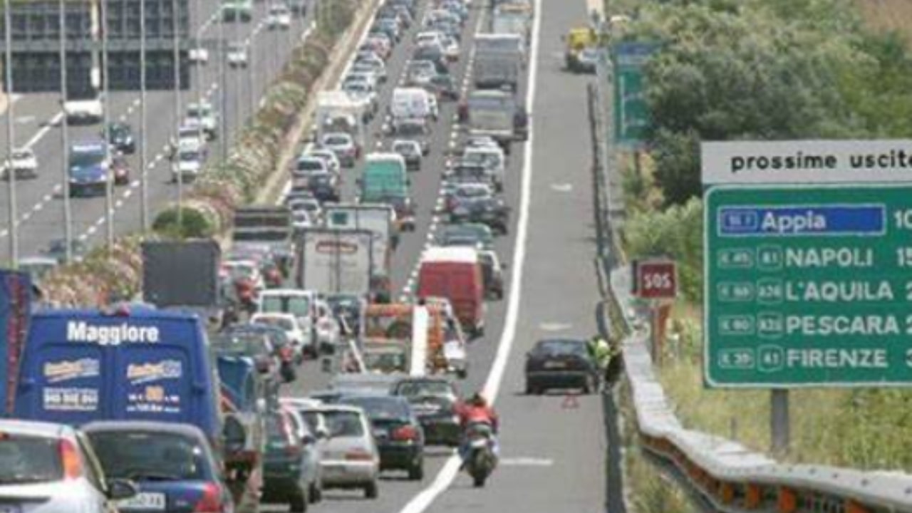 Ragazza abbandonata in strada dalla madre a causa di un brutto voto