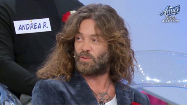“È stata lei a segnalarmi” Ernesto rompe il silenzio dopo Uomini e Donne: le accuse rivolte a una dama