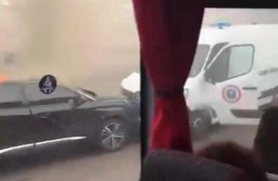 Assalto a un mezzo della Polizia penitenziaria
