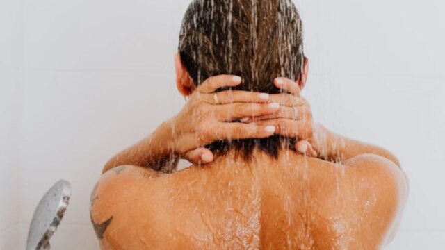 Se fai la doccia in questo modo e seguendo queste accortezze il tuo corpo risconterà tanti benefici