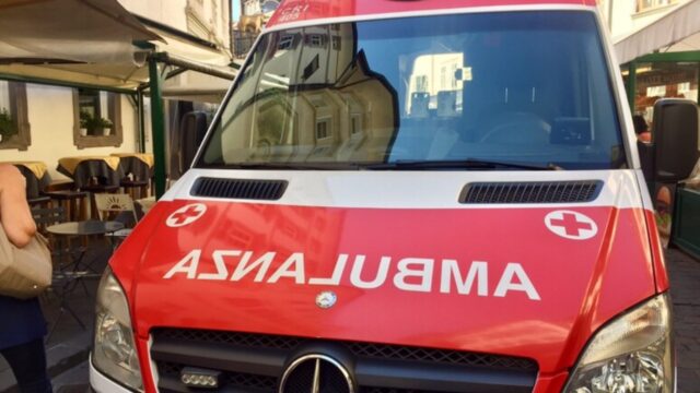 Giallo a Bologna, donna trovata morta nella sua abitazione: in corso gli accertamenti