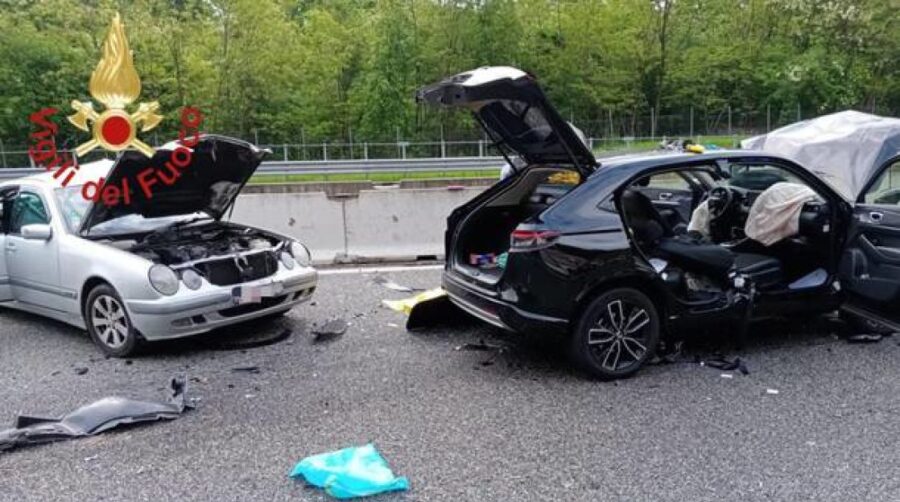 Incidente frontale in autostrada