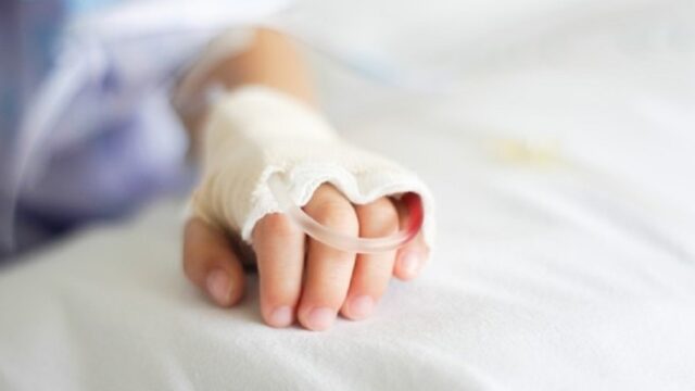 Colpita da un malore improvviso dopo la cena, bimba di 5 anni muore in ospedale