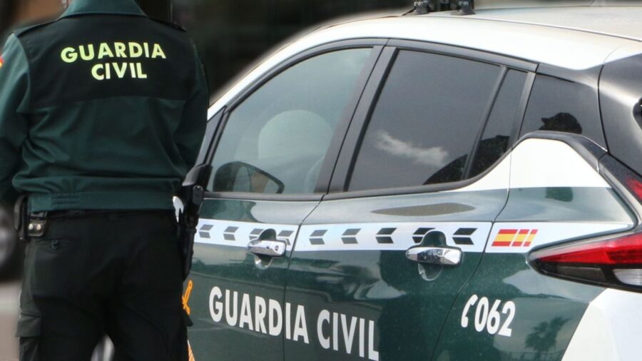 nonno disperato si rinchiude in casa con i nipotini - Granada