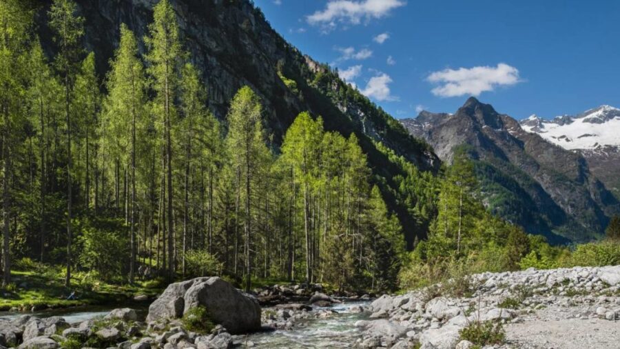 Tre militari del Soccorso Alpino precipitano nel vuoto