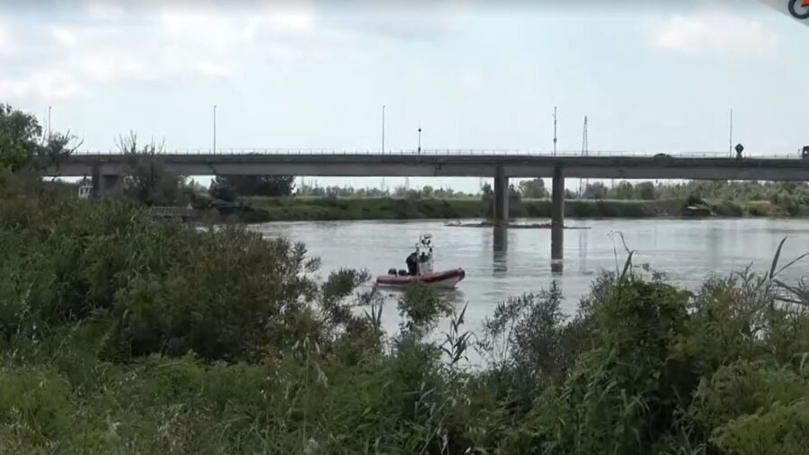 La zona in cui i Vigili del Fuoco stanno cercando l'auto di Greta nel fiume Po