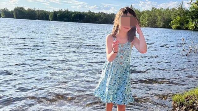 Il fratellino più grande che giocava con lei ora si sente colpevole: la piccola di appena 6 anni, si è spenta dopo 4 giorni di agonia