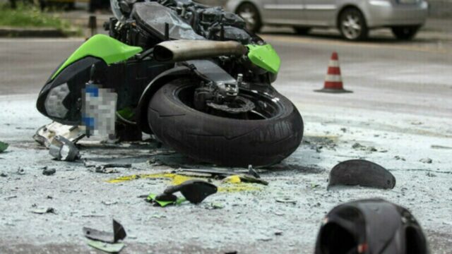 Fatale incidente in moto: la vittima era giovanissima, illeso l’amico di 15 anni