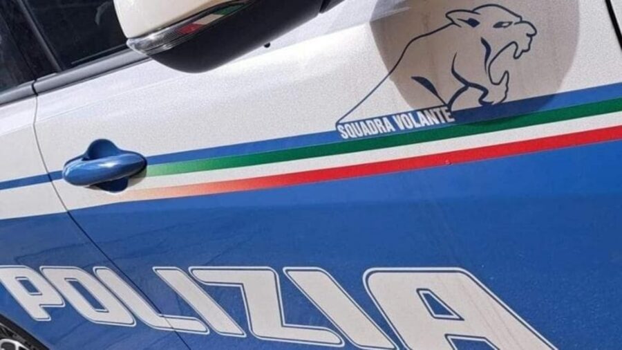 Poliziotto salva la sua ex insegnante