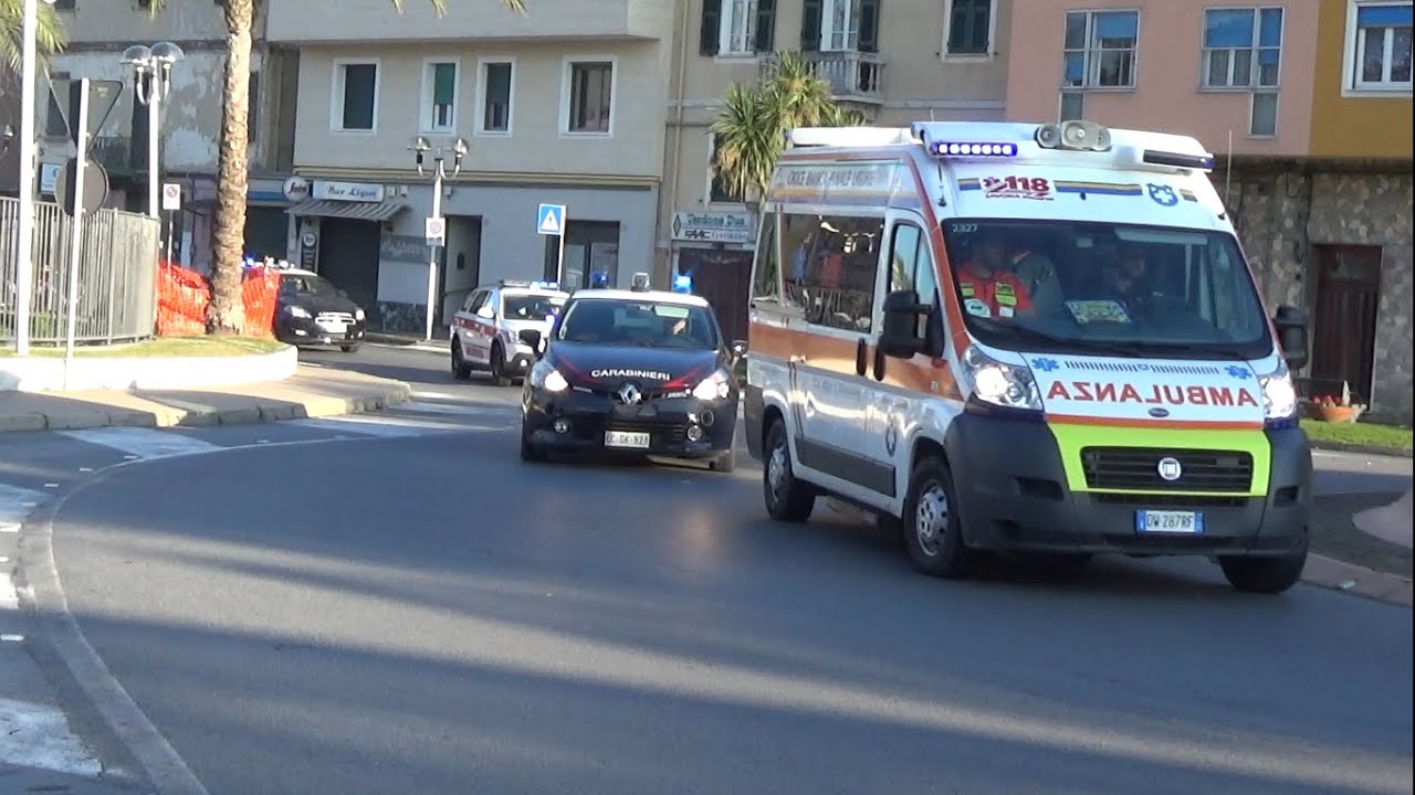 Ragazza investita da un'auto in corsa