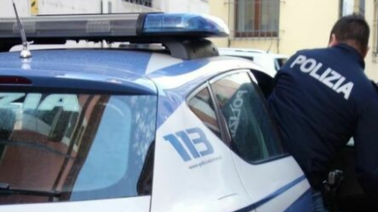 La scientifica indaga sul cadavere a Talenti