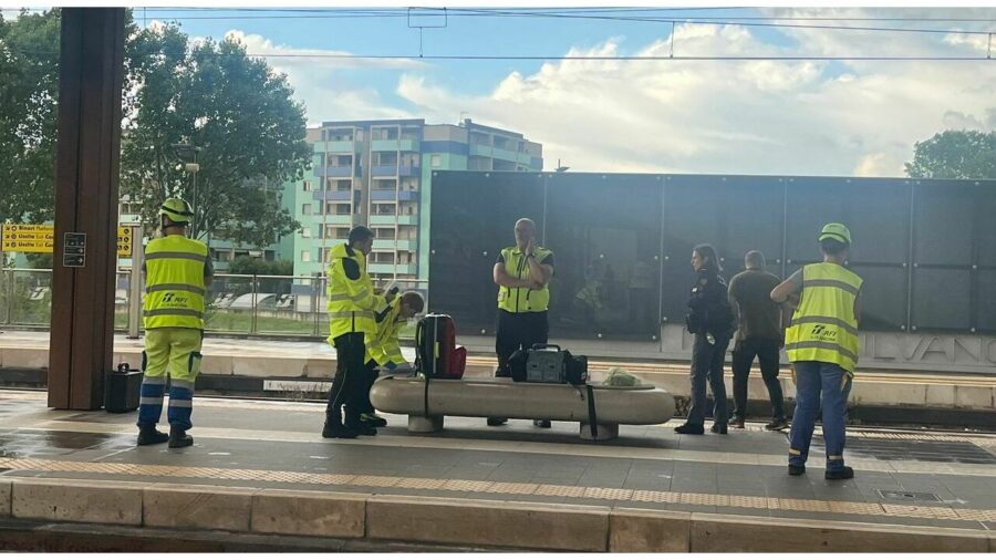 madre e figlia sotto il treno
