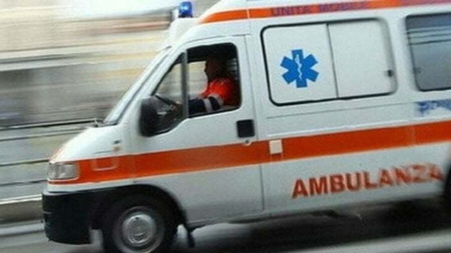 si dà fuoco dopo una lite con la fidanzata: il giovane è gravissimo
