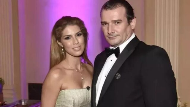 Lutto nel mondo dello spettacolo, la famosa conduttrice trovata senza vita: tragiche le cause della morte 