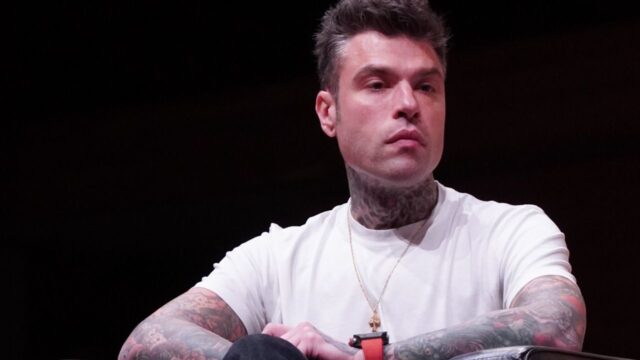 Clamorosa svolta nella vita di Fedez, la scelta a luci rosse dopo la separazione da Chiara: cosa avrebbe deciso di fare il cantante
