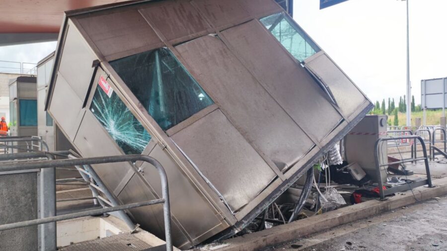 Incidente al casello di Rosignano