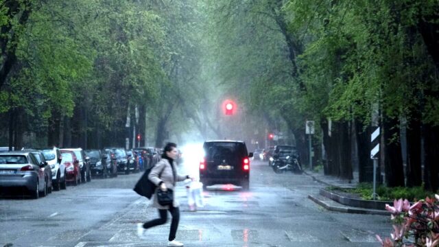 Maltempo improvviso in Italia, emessa allerta meteo dalla Protezione Civile: le regioni interessate