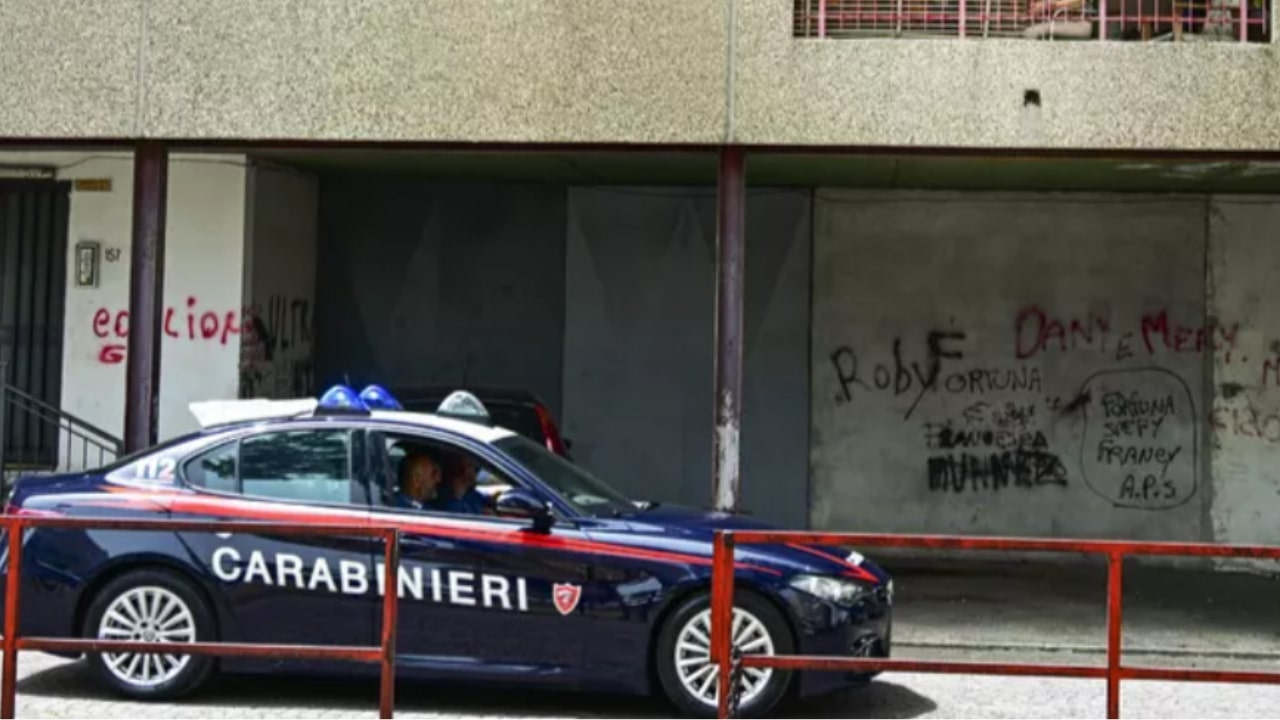 Lite domestica termina in tragedia: l'uomo cade dal balcone