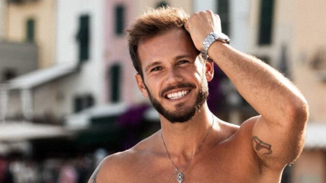 “Ho cambiato il colore degli occhi. Ve lo giuro non mi riconosco più manco io” L’ex gieffino come Francesco Chiofalo: l’annuncio social