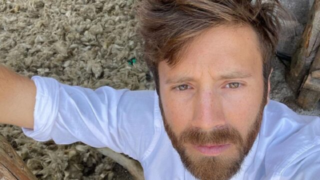 “Sono in ospedale, torno presto” L’amato volto della tv ricoverato in ospedale: il motivo è serio