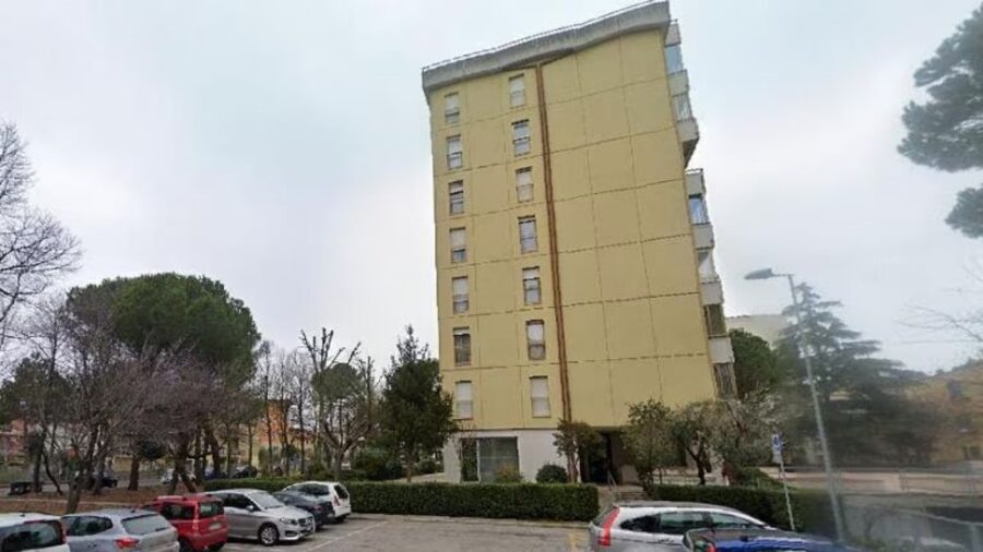 Madre si getta dal tetto con figlio di 6 anni a Rimini