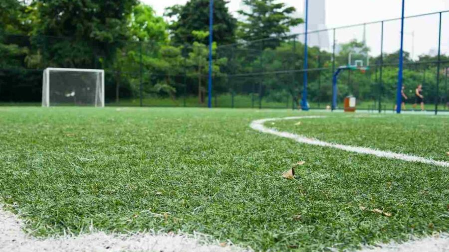Giovane di 24 anni muore in campo durante una partita di calcetto