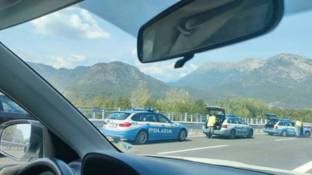 A23 venti vetture coinvolte