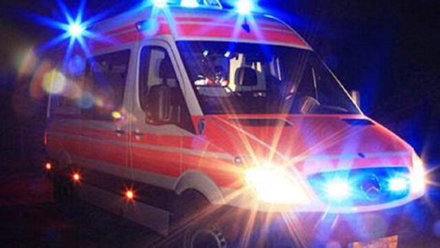Drammatico incidente nella notte, ci sono due morti e tre feriti, la situazione è grave: dove e cosa è successo 