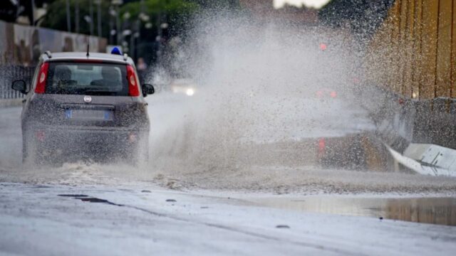Scatta di nuovo l’allerta meteo, il Maltempo si abbatte sull’Italia: le regioni a rischio lunedì 14 aprile