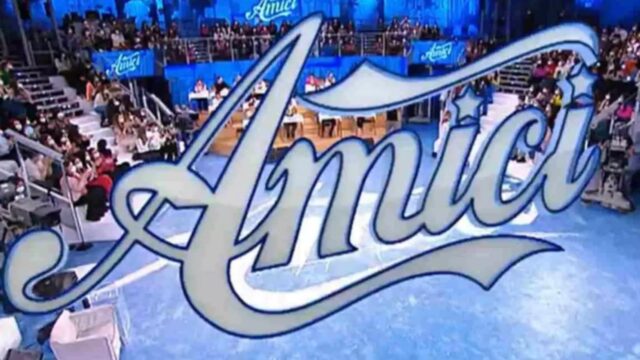 “Non fatelo mai più” Amici, si mette male per due allievi: cosa rischiano ora 