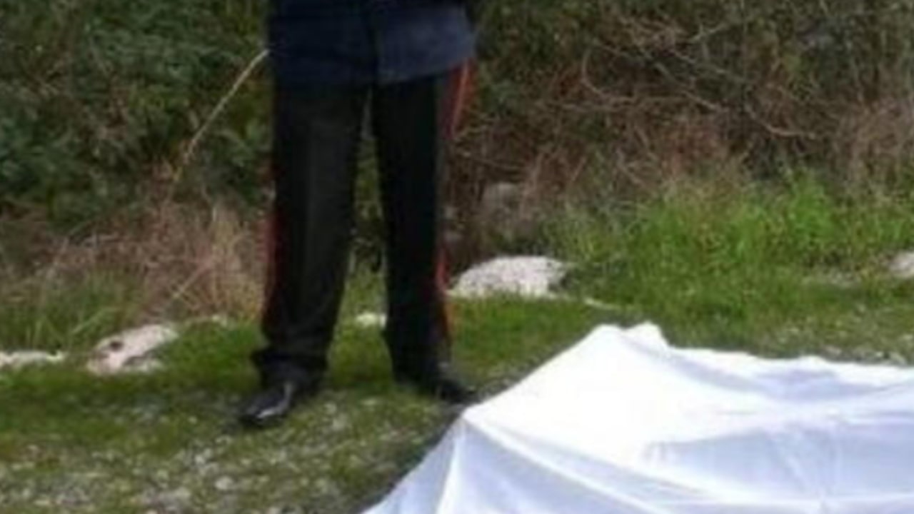 Corpi ritrovati senza vita in una casa di campagna