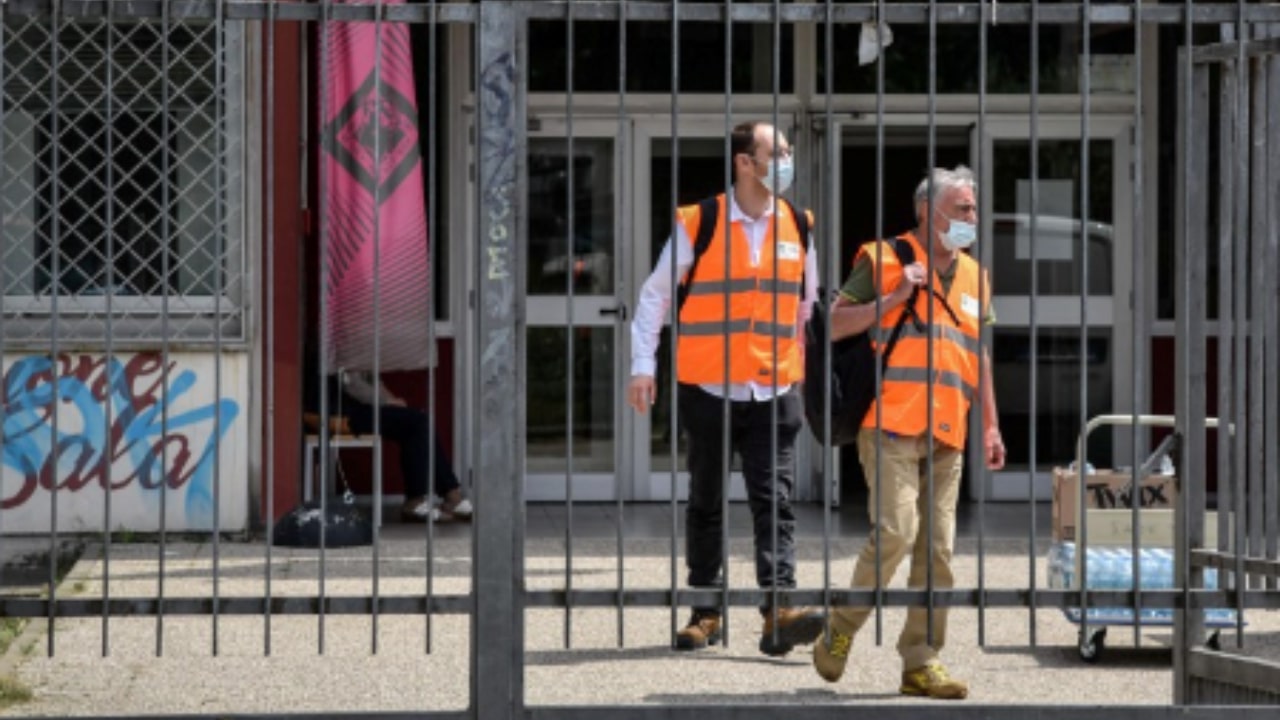 Power bank esplode in un liceo a Napoli