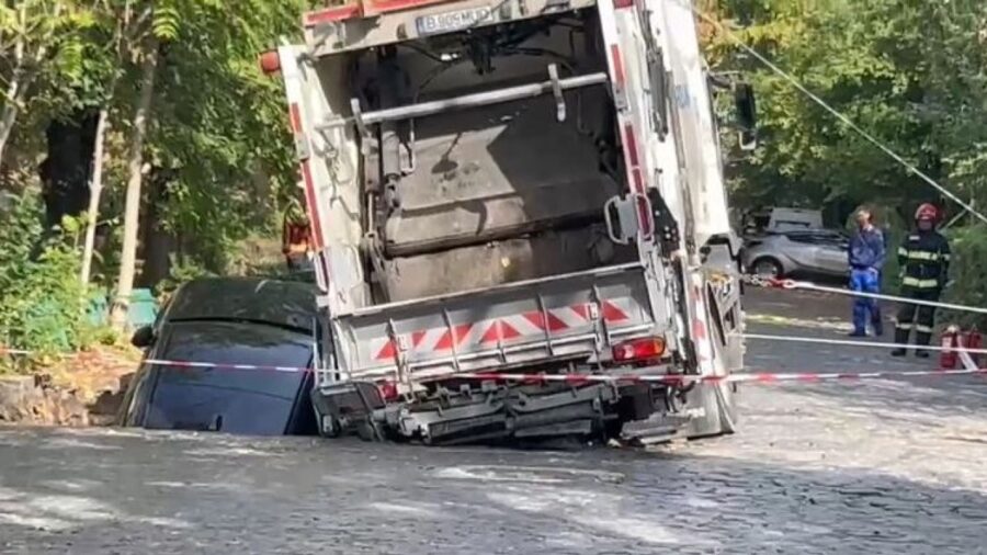 incidente mamma e bambino nella voragine