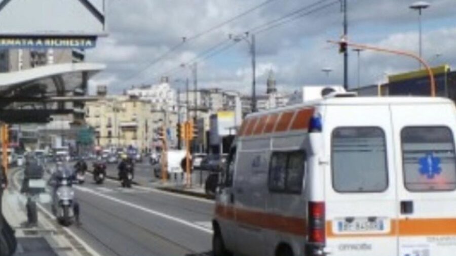 via marina - incidente a napoli