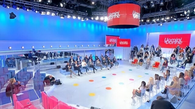 “Maria su tutte le furie, lo ha cacciato” Uomini e Donne, un altro addio nel programma dopo la clamorosa scoperta