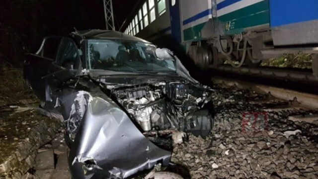 Drammatico incidente, treno travolge un’auto: dove e cosa è successo