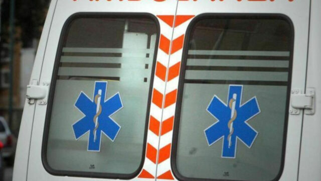 Tragedia la sera di Natale, maxi incidente coinvolge sette auto, gravissimo il bilancio: dove e cosa è successo